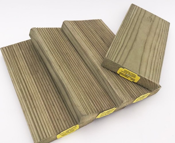 菠萝格原木板材优质木料